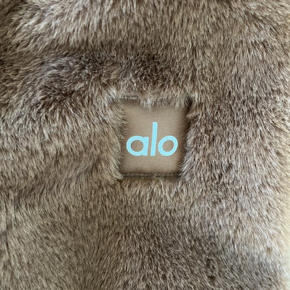 ALO faux fur foxy jacket - M - Picture 3 of 7